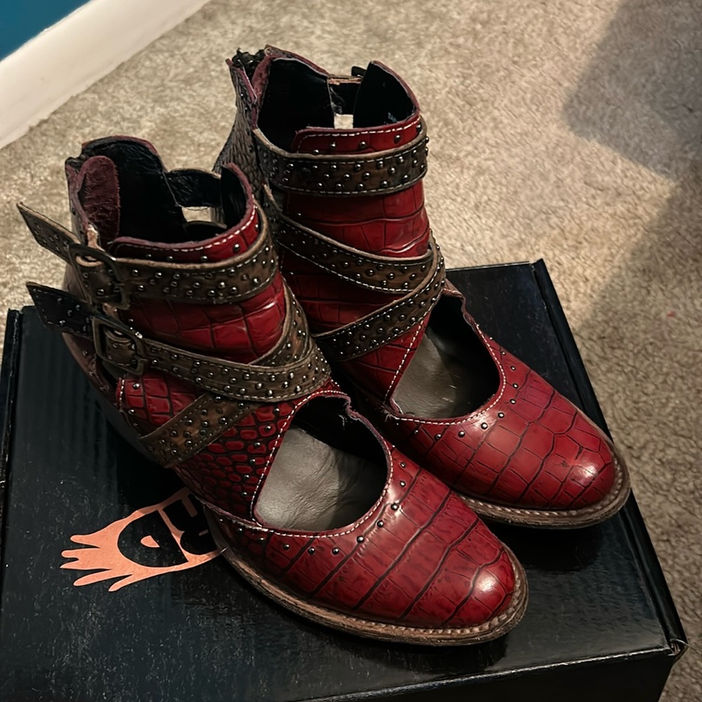 Freebird saphire red croco boots